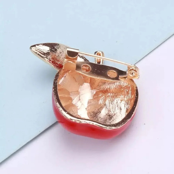 VQ Apple Brooch - Picture 4 of 8